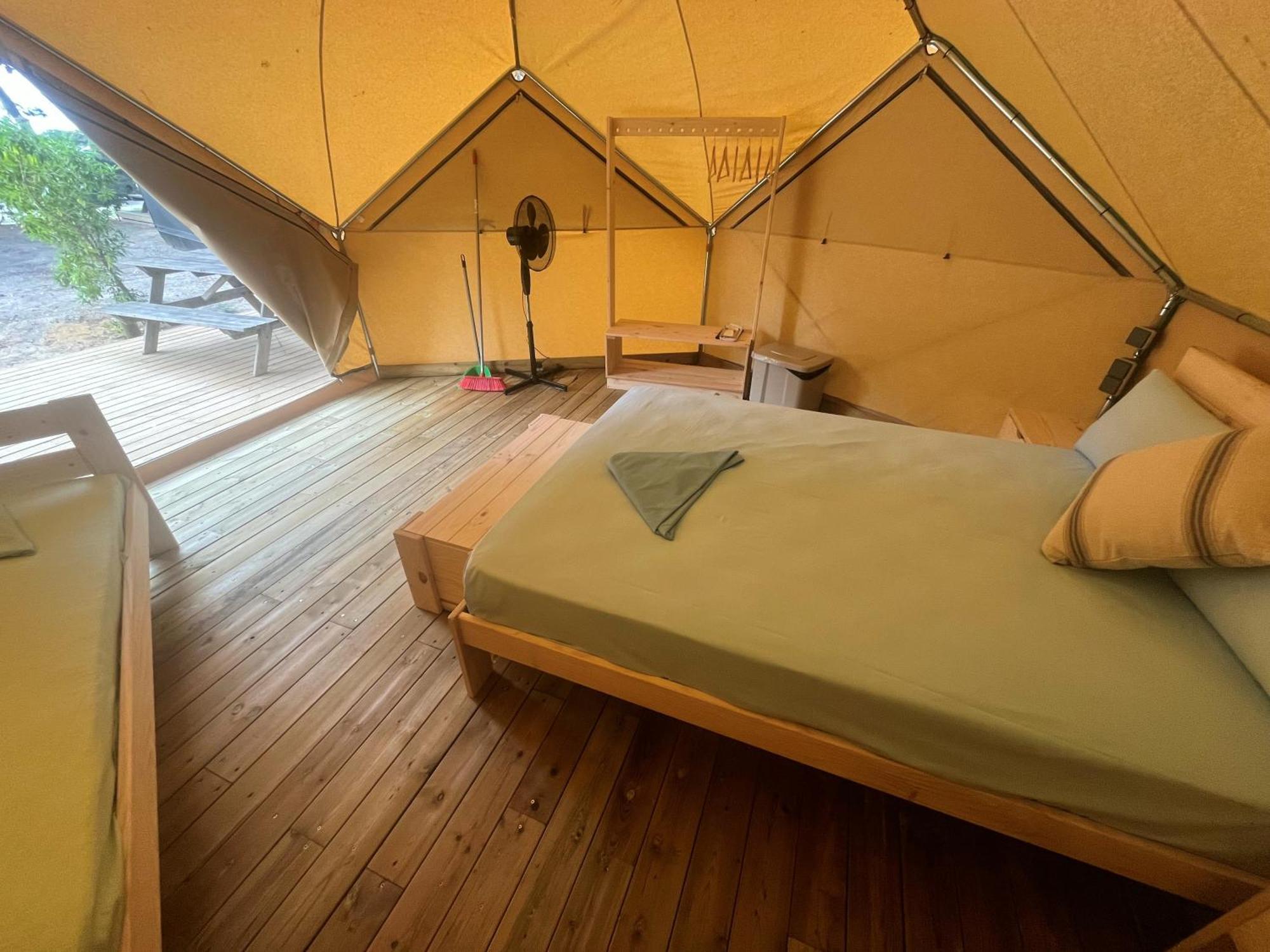 Camping 3 Estrellas Gavà Eksteriør bilde