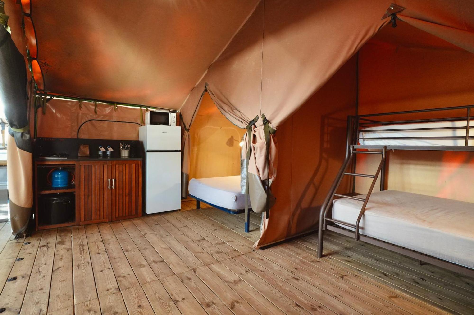 Camping 3 Estrellas Gavà Eksteriør bilde