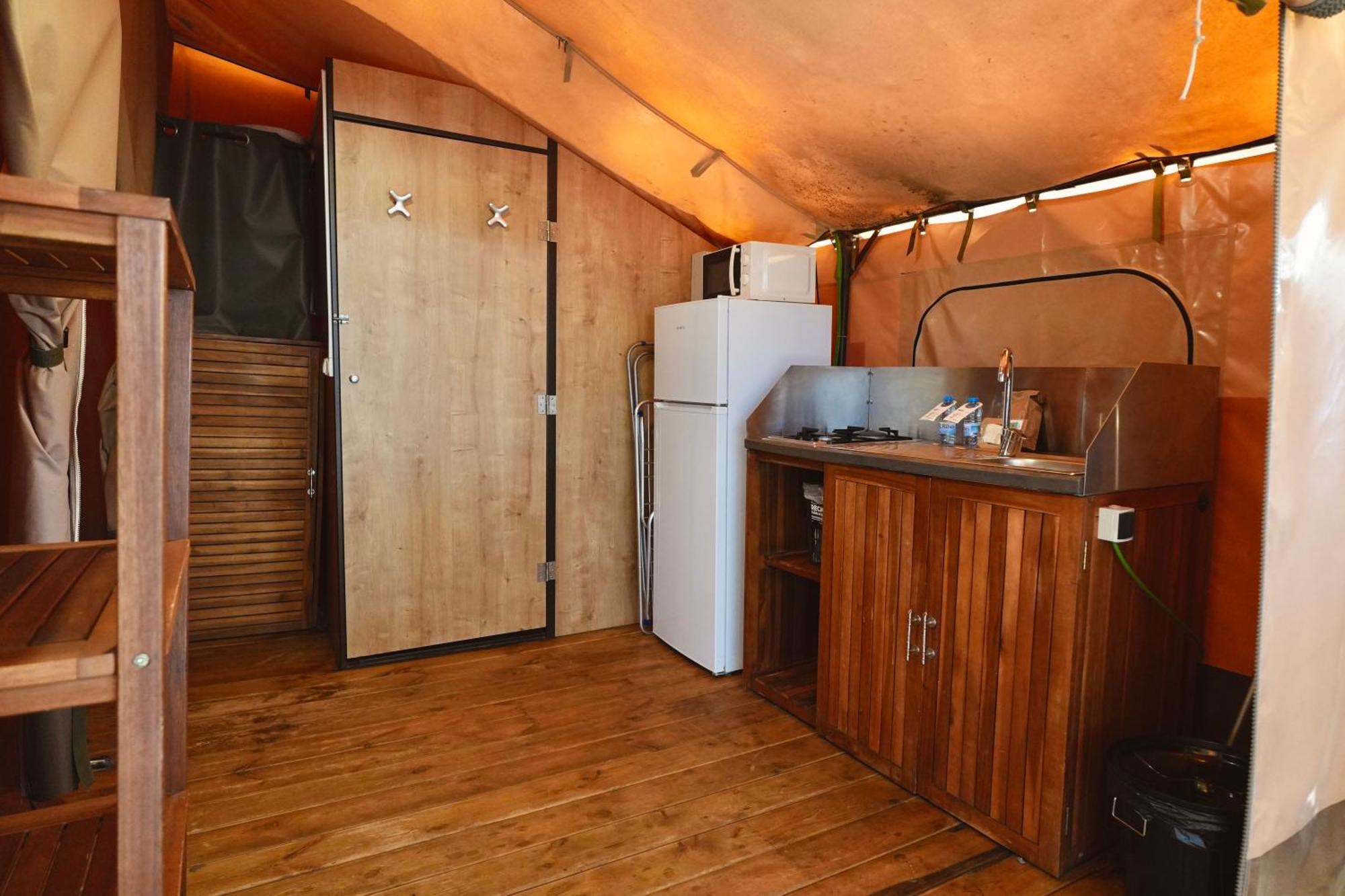 Camping 3 Estrellas Gavà Eksteriør bilde